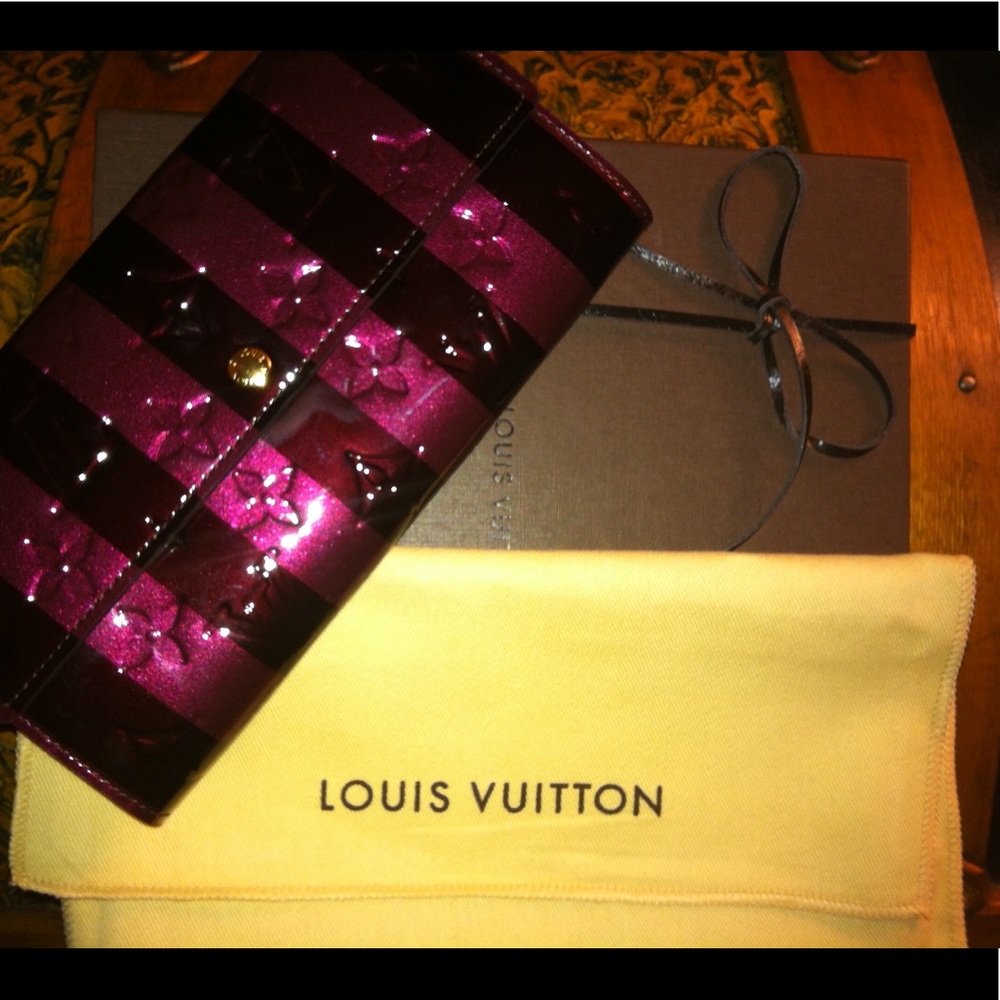 💯Amarante Vernis Sarah Valentines Limited Wallet